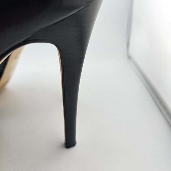 Michael Kors Embossed Leather Buckled Peep Toe Platform Booties – Size 8.5M - Picture 5 of 12